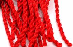 枕下放红绳的寓意与禁忌-风水大师-风水八字同城网