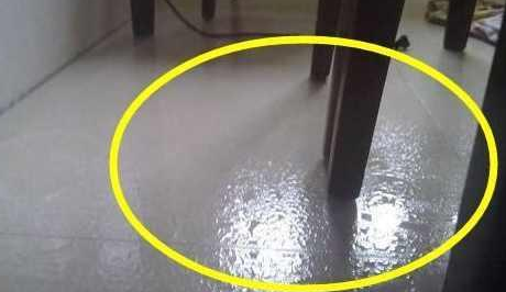 地板过于潮湿会造成什么样的风水影响?-风水八字同城网