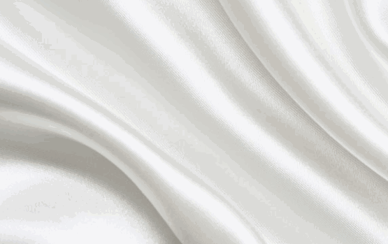生肖龙的幸运物：白丝绸手帕