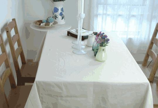 白色桌布