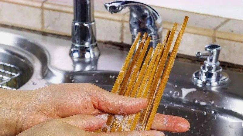 洗筷子
