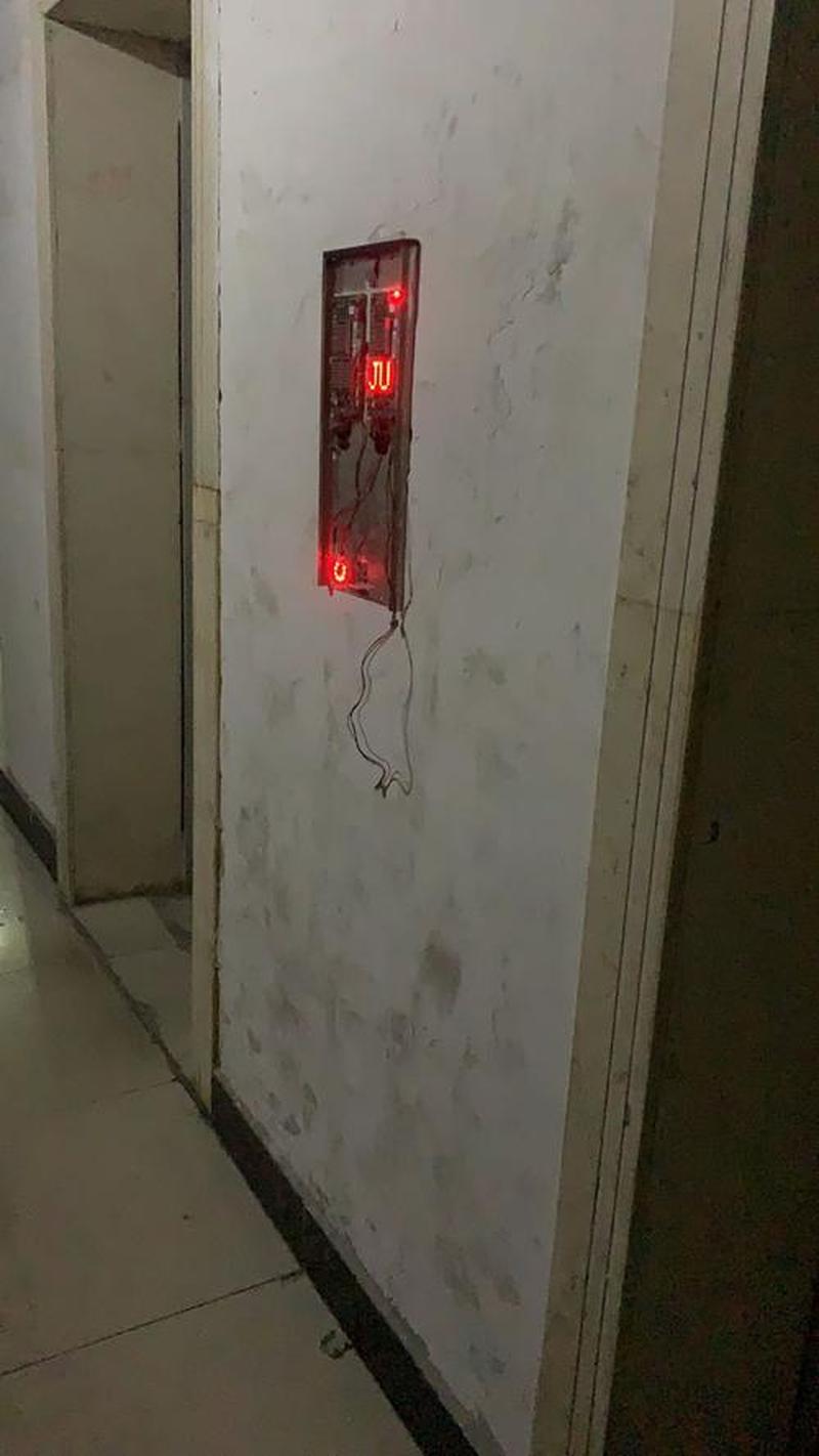 电梯坏了